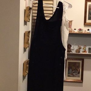 Kathryn Deene Black velvet Midi jumper dress in Size 22/24 W.